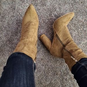 Ankle bootie